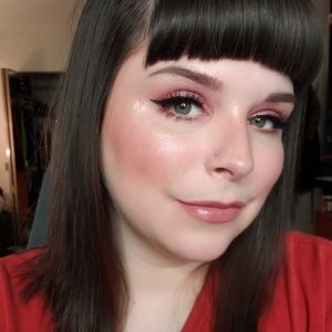 Meet your Posher, Leeann